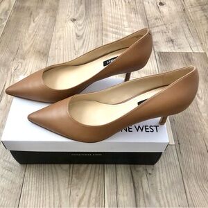 CNine West Arlene Light Tan/Natural Leather Pumps Size 7.5 **NEW IN BOX**